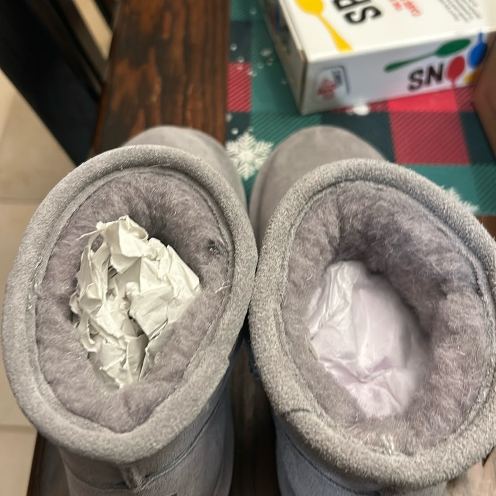 Bearpaw Alyssa Girls' Suede Winter Boots Light Grey Leather Serpa Girls Size 13